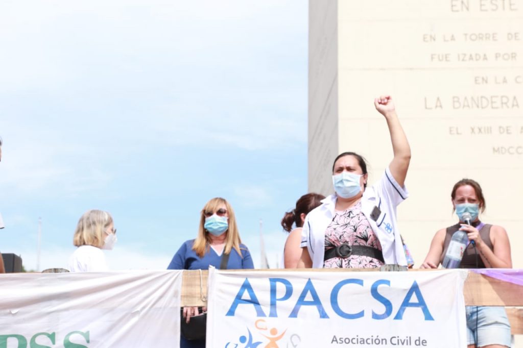 Esenciales. Profesionales de la Salud protagonizan caravana y acto en