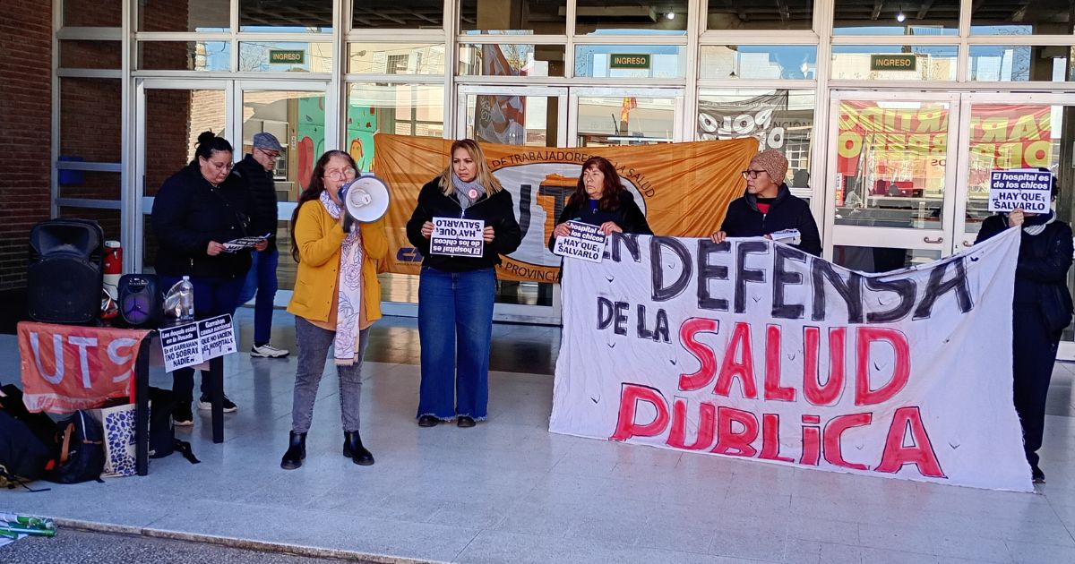 Acto en el Hospital de Niños por el Garrahan
