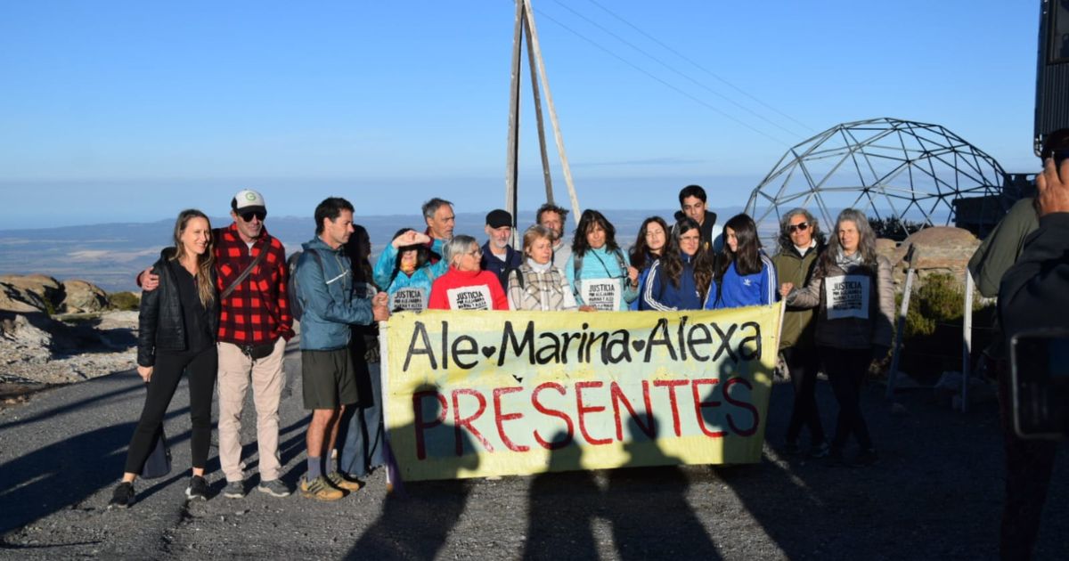 Caminata por Traslasierra reclamando justicia por Alejandra, Alexa y Marina