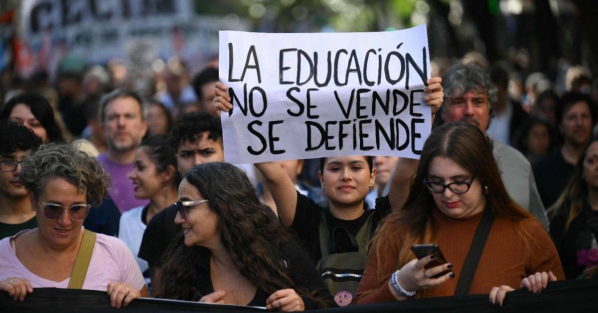 Marcha en defensa de la educación pública
