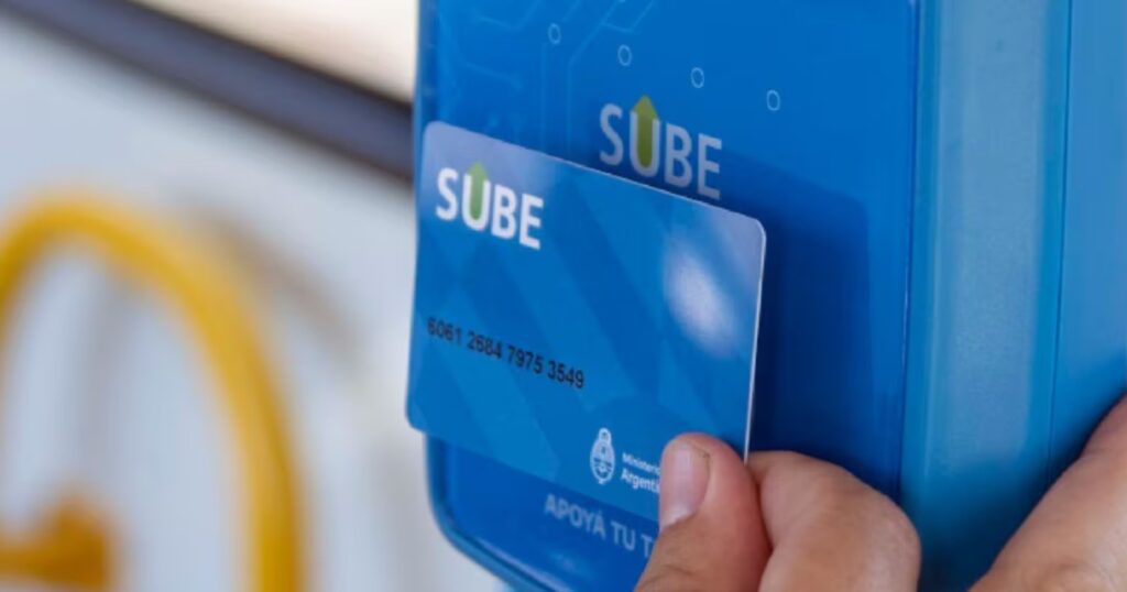 Transporte. El Gobierno vuelve a subir el boleto de colectivos ...