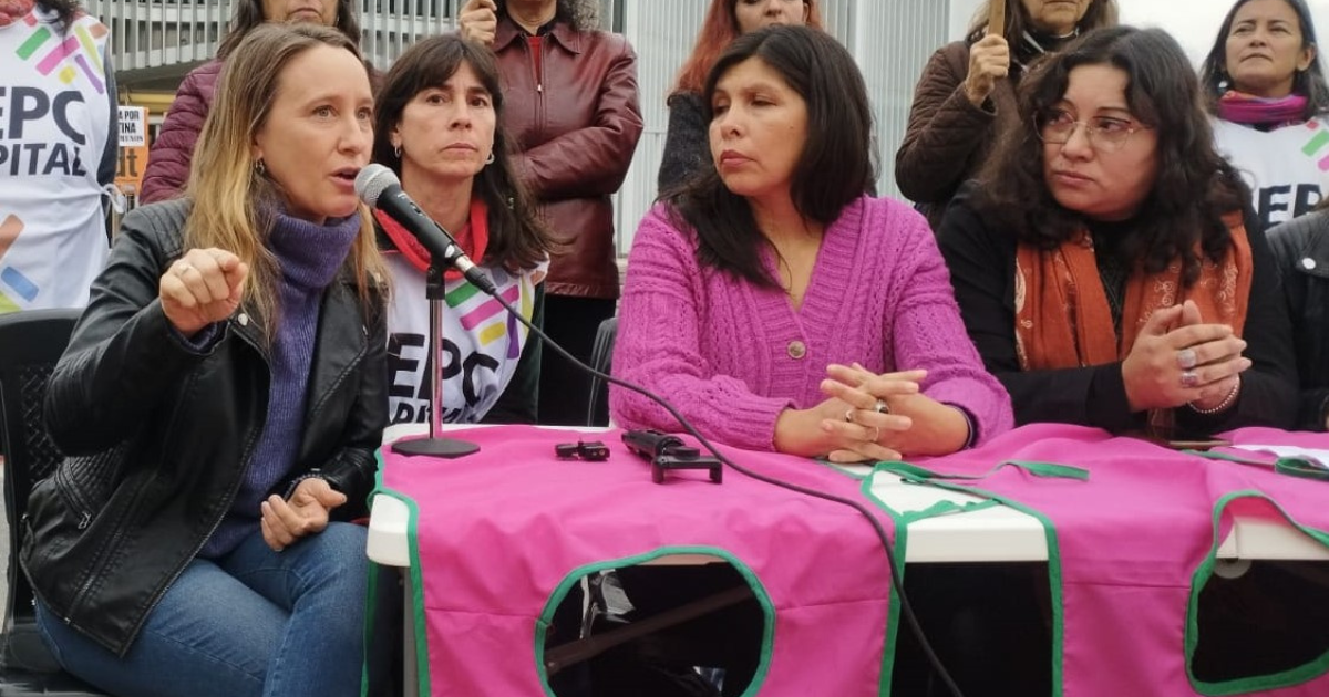 Conferencia de prensa en la puerta de la Legislatura, presentan pedido de jury al fiscal Garzón