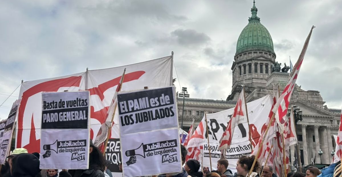 IMportante movilización de los jubilados frente al Congreso