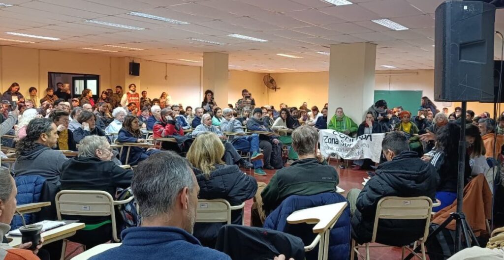 La primera reunión organizativa rumbo a la Marcha de la Bronca del 19 de septiembre