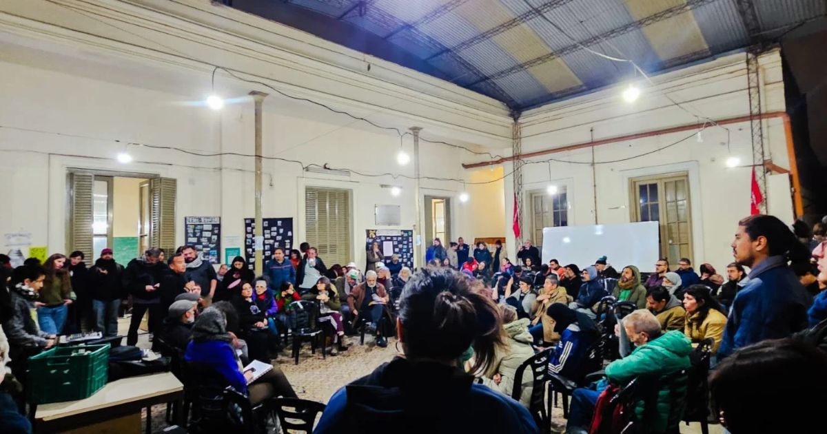 En la Escuela Total del FOL se realizó la primera reunión en Córdoba para organizar de la Marcha de la Bronca