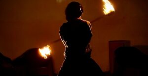 "Jóvenes artistas participando de La Revuelta, el evento de arte y protesta juvenil impulsado en Río Gallegos.