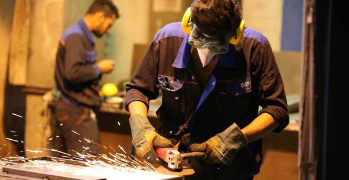 El informe sobre la desprotección laboral y el porcentaje de trabajadores sin aportes jubilatorios en la era Milei