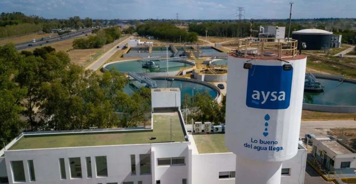 El gobierno de Javier Milei reprivatizó AySA y la entregó a un consorcio de empresarios tras 20 años