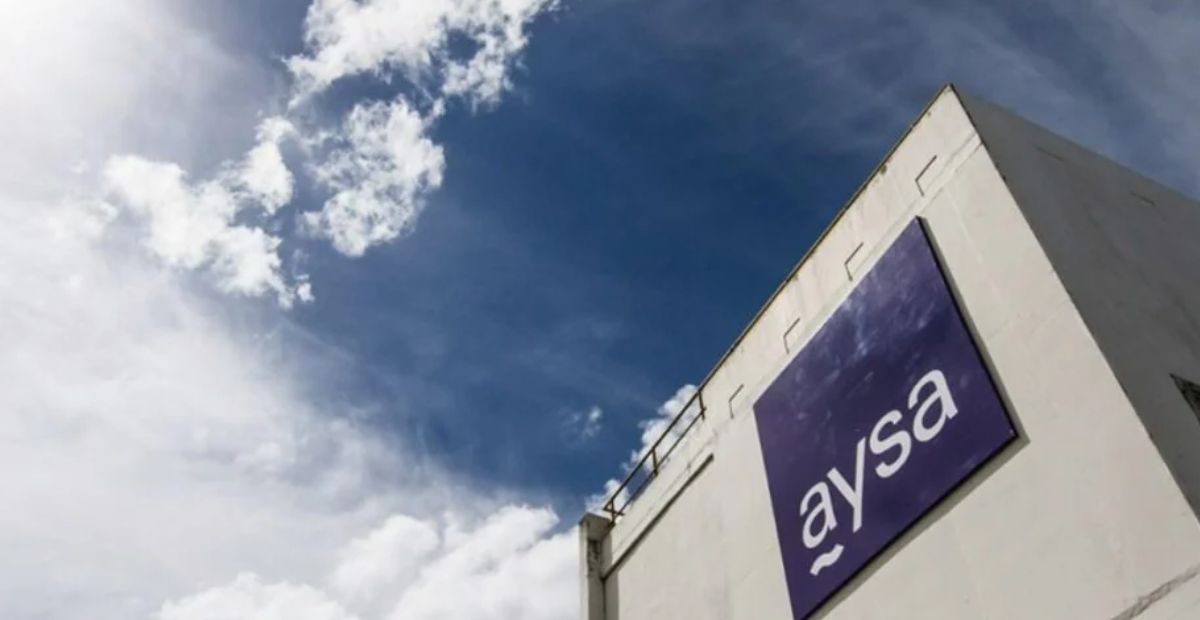 El Gobierno avanza con la privatización de AySA y prepara un brutal tarifazo para los hogares del AMBA