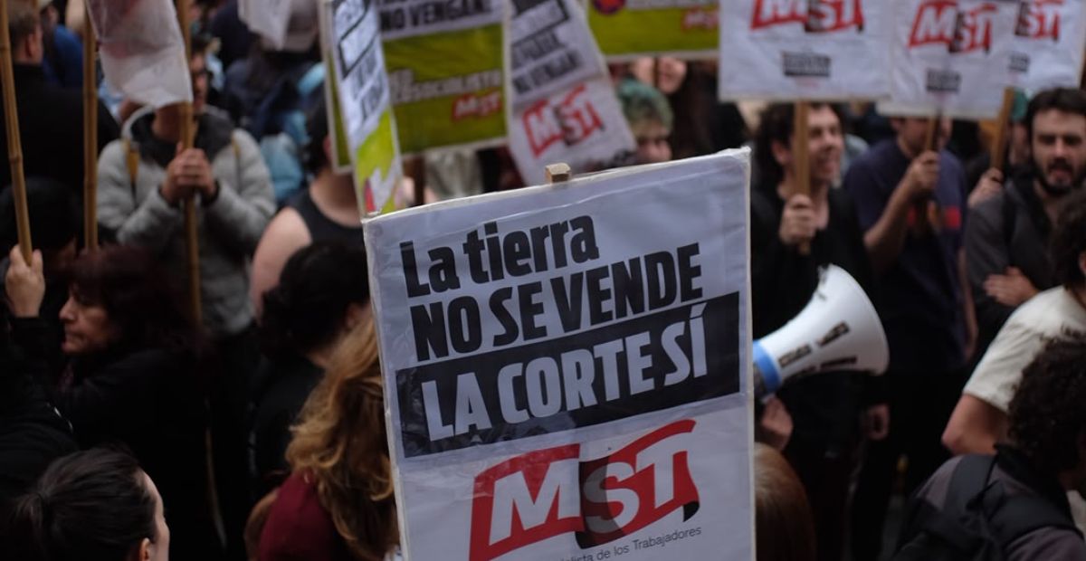La movilización de las organizaciones a Tribunales contra el fallo de la Corte Suprema y el DNU 70/23