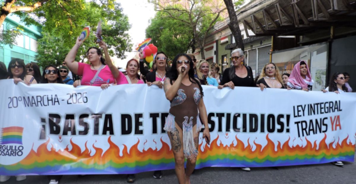 Más de cien mil personas participaron de la 20° Marcha del Orgullo en Rosario bajo el lema Ley Integral Trans YA