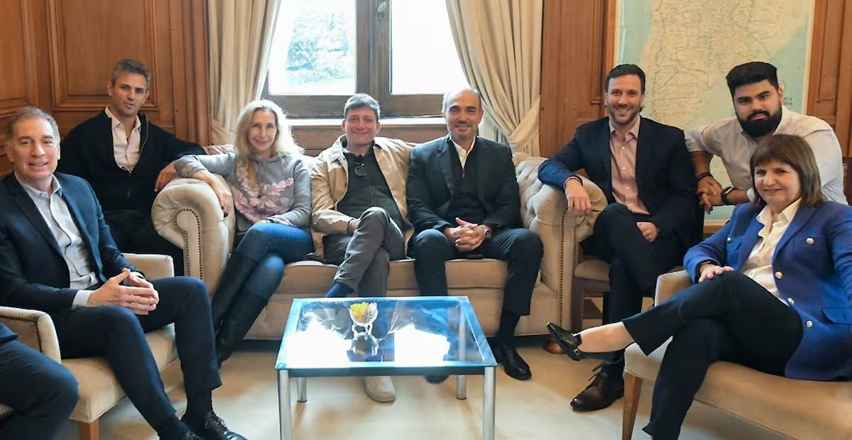 El gobierno de Javier Milei negocia con aliados en el Congreso la eliminación de las PASO y camufla la Ley de Tierras